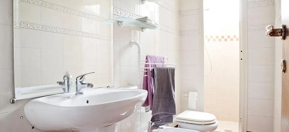 Kamchu Apartments: Villa Ada Roma Affittacamere